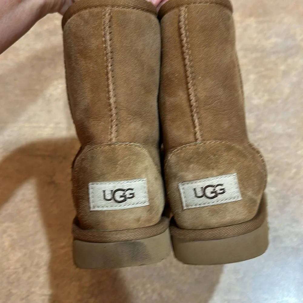 Little girls UGG boots size is out see pictures for measurements